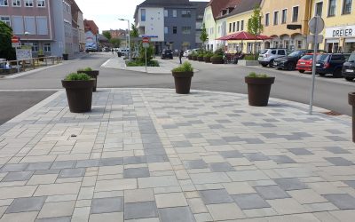 Attnang-Puchheim: Ortskern wird mit Betonpflastersteinen erneuert